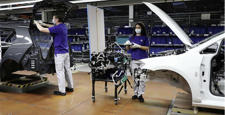 Volkswagen to resume production in stages