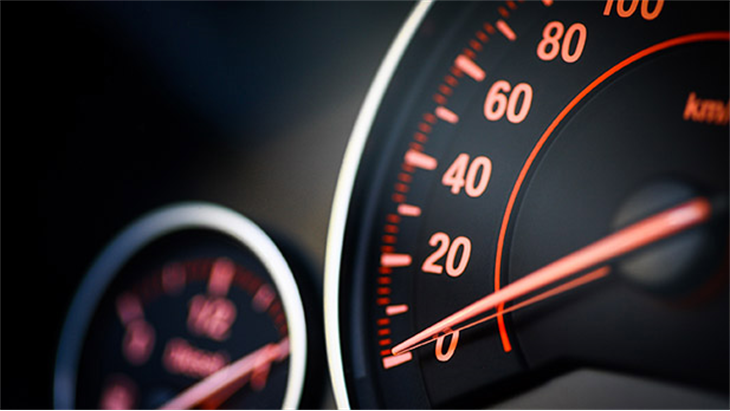Motorists call on manufacturers to delay introduction of speed limiters in UK