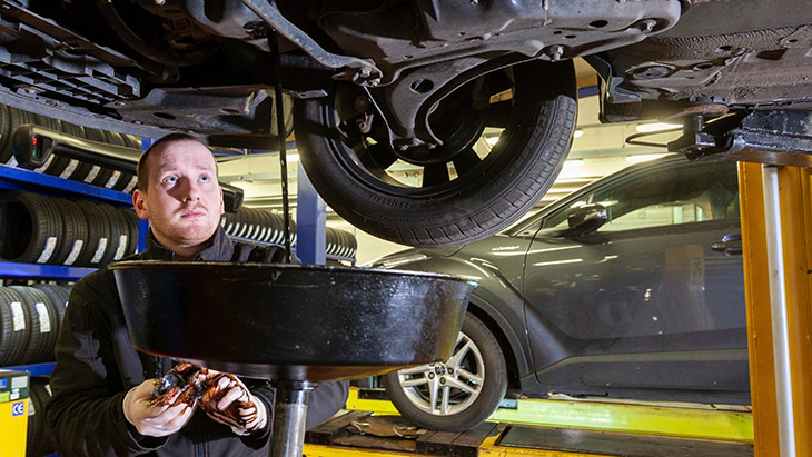 One in five car owners never check their oil