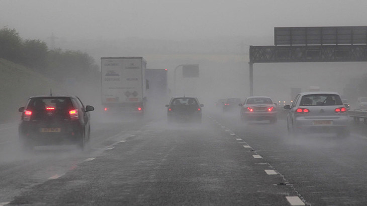 Seven-in-10 drivers would like lower motorway speed limits in wet weather