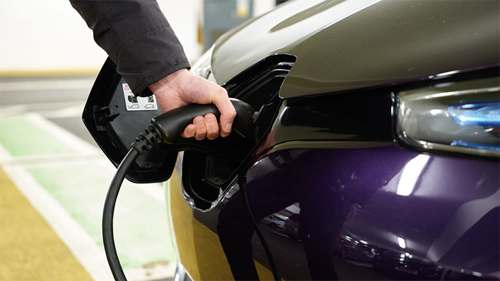 Battery-electric cars on the UK's roads overtakes plug-in hybrids