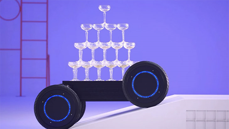 Hyundai reveals Mobile Eccentric Droid (MobED)