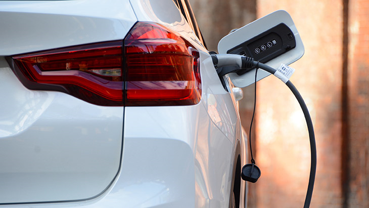 UK motorists predicted to buy over 330,000 new EVs