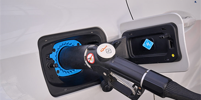 BMW introduces iX5 hydrogen car